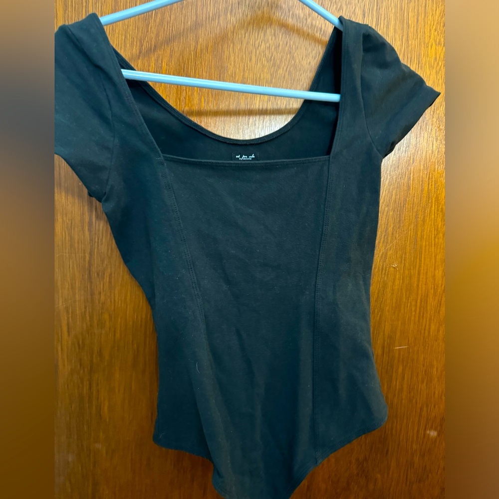 OFU cap sleeve square neck bodysuit